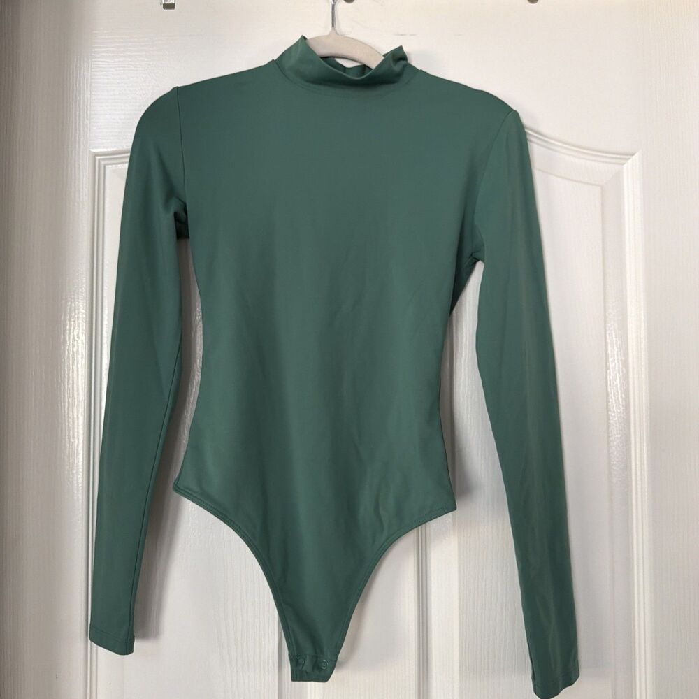 Aritzia Babaton Mock Neck Long Sleeve Bodysuit Green Size S Contour